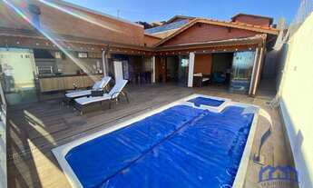 Imagem: Casa com 3 Quartos e 3 banheiros à Venda