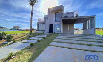 Imagem: Casa com 4 Quartos e 6 banheiros à Venda