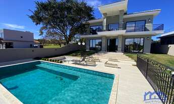 Imagem: Casa com 4 Quartos e 5 banheiros à Venda