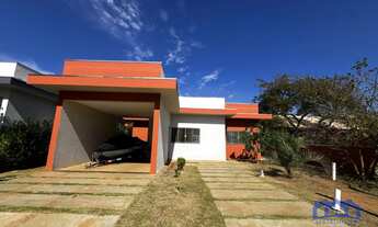 Imagem 2: Casa com 3 Quartos e 2 banheiros à Venda, 450 m² por R$ 800.000 Cód. ch2376