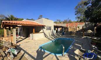 Imagem: Chácara com 3 Quartos e 2 banheiros à