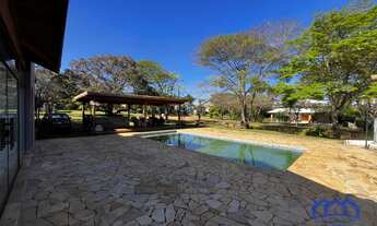 Imagem: Casa com 3 Quartos e 2 banheiros à Venda