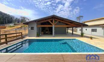 Imagem: Chácara com 3 Quartos e 3 banheiros à