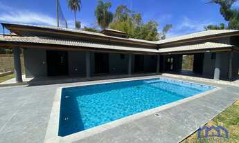 Imagem: Chácara com 3 Quartos e 5 banheiros à