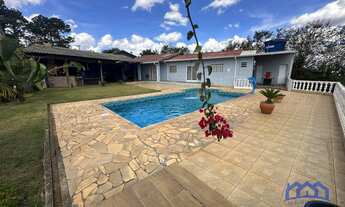 Imagem: Chácara com 4 Quartos e 2 banheiros à