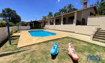 Imagem: Chácara com 4 Quartos e 3 banheiros à