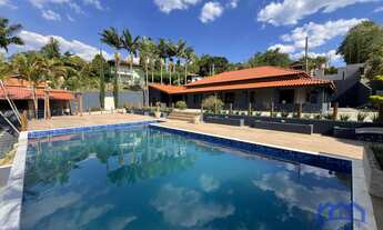 Imagem: Chácara com 8 Quartos e 4 banheiros à