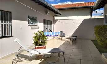 Imagem: Casa térrea,com 03 quartos,01 suíte com