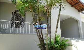 Imagem: Casa à venda com 3 quartos e churrasquira