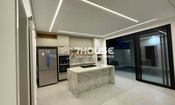 Imagem 4: Impecável residência de 3 suítes e muito mais, localizada no bairro de destaque em , com 2