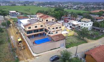 Imagem 2: Experiência Costeira: Casa/Pousada para Venda ou Locação Próximo à Deslumbrante Praia de I