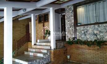 Imagem: Casa à venda em Jardim Leocádia com 565m²