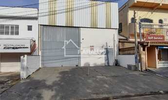 Imagem: Com um amplo espaço interno, barracão