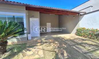 Imagem: Casa linear na Morada da Colina com piscina