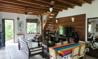 Imagem 7: Imóvel à Venda na Praia do Rosa: Casa com Vista para o Vale, 4 Quartos, 770m² de Terreno!