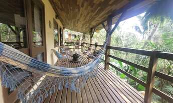 Imagem 5: Imóvel à Venda na Praia do Rosa: Casa com Vista para o Vale, 4 Quartos, 770m² de Terreno!