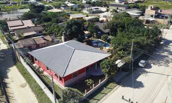 Imagem: Casa à venda em Imbituba-SC, no bairro