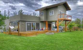 Imagem: Linda Casa em Ibiraquera, Imbituba-SC