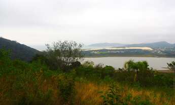 Imagem 3: Terreno à venda em Garopaba-SC, bairro Macacu, 46.578,61m², com vista para Lagoa e Mar!