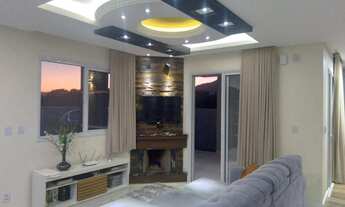 Imagem 5: Casa de Alto Padrão em Garopaba-SC: 3 Dorms, Piscina, 275m², Próx. ao Centro e Praias