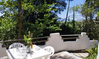 Imagem 2: Casa com Vista para o Mar em Garopaba-SC: 3 Dorms, 2 Suítes, 250m², no Bairro Macacu