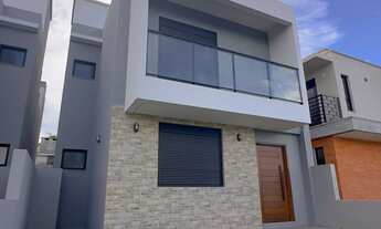 Imagem 2: Casa à Venda em Garopaba-SC: 3 Quartos, 1 Suíte, 124,40m², 1 Vaga, no Ambrósio