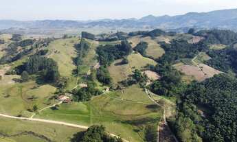 Imagem 3: Sítio em Imaruí-SC: 71.313m² com Casa, Nascentes e Potencial Turístico! Financiável!