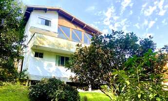 Imagem: Casa com Vista Panorâmica e Cachoeira à