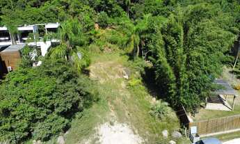 Imagem 7: Terreno Único com Vista Deslumbrante para a Lagoa e Montanhas!