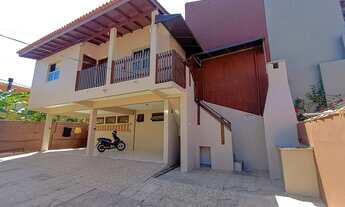 Imagem 4: Oportunidade Única: Pousada Histórica à venda em Garopaba-SC, a 1 Quadra da Praia Central!