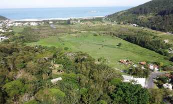 Imagem 4: Terreno à venda no Siriú, Garopaba (SC), com 700m², leve declive e vista para o mar. A ape