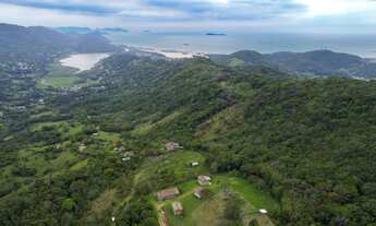 Imagem 5: Terreno com vista para o mar em Garopaba, 20.118m² no Morro do Fortunato com casa rústica