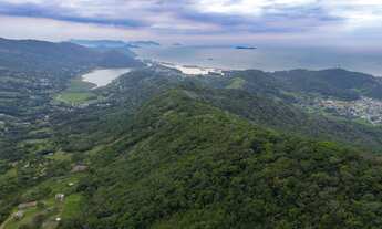 Imagem 6: Terreno com vista para o mar em Garopaba, 20.118m² no Morro do Fortunato com casa rústica