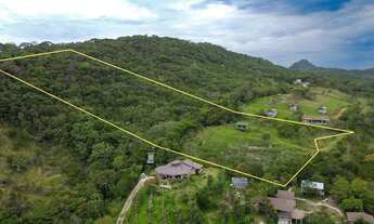 Imagem 2: Terreno com vista para o mar em Garopaba, 20.118m² no Morro do Fortunato com casa rústica