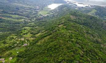 Imagem 7: Terreno com vista para o mar em Garopaba, 20.118m² no Morro do Fortunato com casa rústica