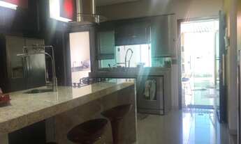 Imagem 4: CASA COM 4 SUÍTES NA RUA 01 JOCKEY, CONDOMÍNIO FECHADO COM PORTARIA 24 HORAS, LOTE QUITADO