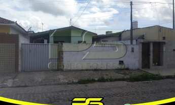 Imagem: CASA COM 2 DORMITÓRIOS À VENDA POR R$