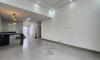 Imagem 2: Casa em Condomínio à Venda em Sorocaba-SP - 3 Quartos, 2 Suítes, 2 Salas e 4 Vagas de Gara