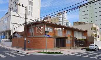 Imagem 2: Sobrado com 6 dormitórios em uma das melhores localizações de Balneário Camboriú