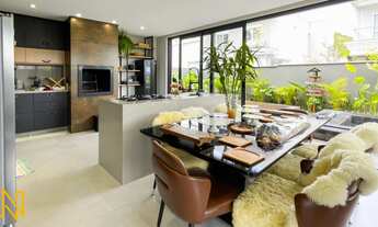 Imagem 2: Casa em condomínio, mobiliada com 4 suítes em Camboriú - SC