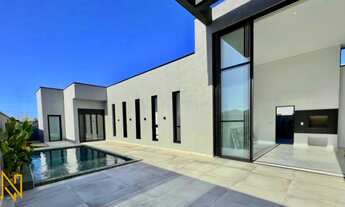 Imagem 3: Casa em condomínio fechado com 3 suítes e 2 vagas de garagem em Camboriú -SC