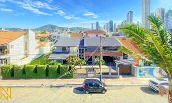 Imagem 3: Casa triplex no Centro de Balneário Camboriú