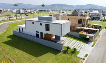 Imagem 2: Casa Alto Padrão com 03 Suítes e 04 Vagas em Condômino Caledônia Private Village em Cambor