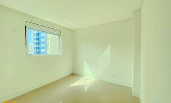 Imagem 4: Apartamento no Edifício Agatha no Centro de Balneário Camboriú com 3 Suítes 3 vagas de ga