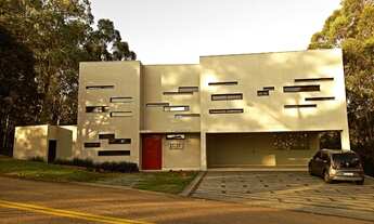 Imagem: Casa de luxo em condomínio na Serra dos