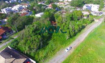 Imagem 6: Excelente residência com três terrenos juntos, quadra mar e com duas frentes em Itapoá