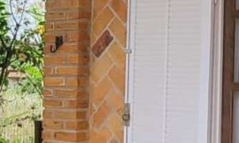 Imagem 1: Casa à Venda em Itapoá - 3 Quartos, 100m da Praia, Oportunidade Imperdível!