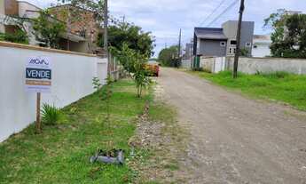 Imagem 7: Casa à Venda em Itapoá - 3 Quartos, 100m da Praia, Oportunidade Imperdível!