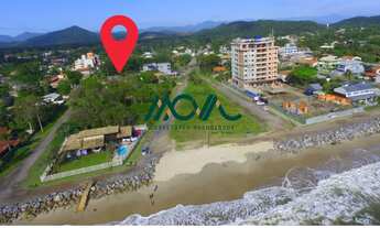 Imagem 2: Três terrenos juntos, quadra mar e com duas frentes em Itapoá