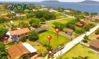 Imagem: Terreno Murado Próximo à Praia no Balneário